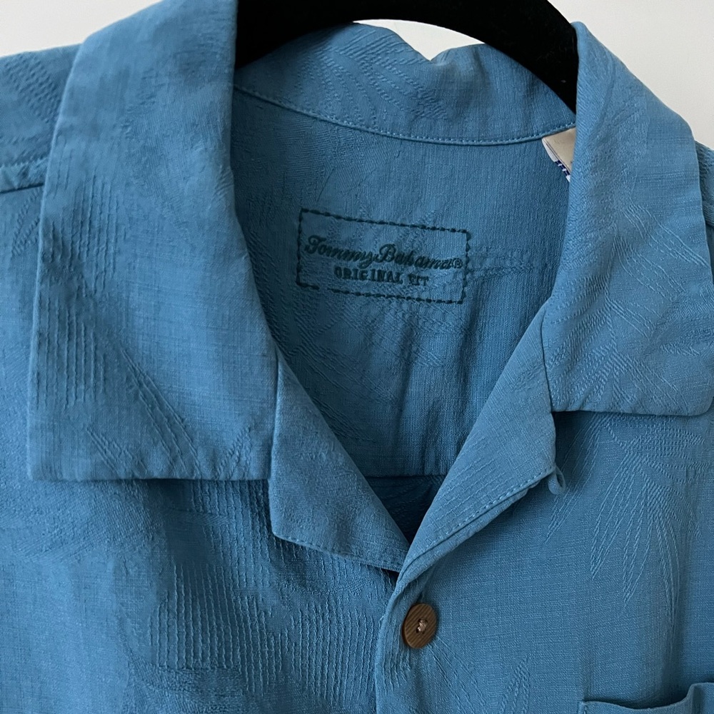Tommy Bahama 100% silk short sleeve shirt!